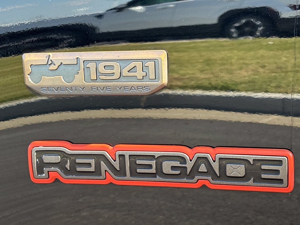 2016 Jeep Renegade Latitude 75th Anniversary Edition