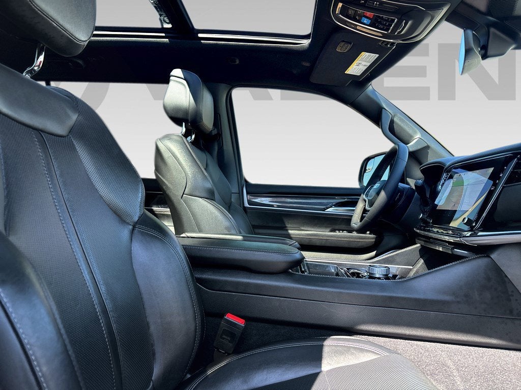 2024 Jeep Wagoneer BASE