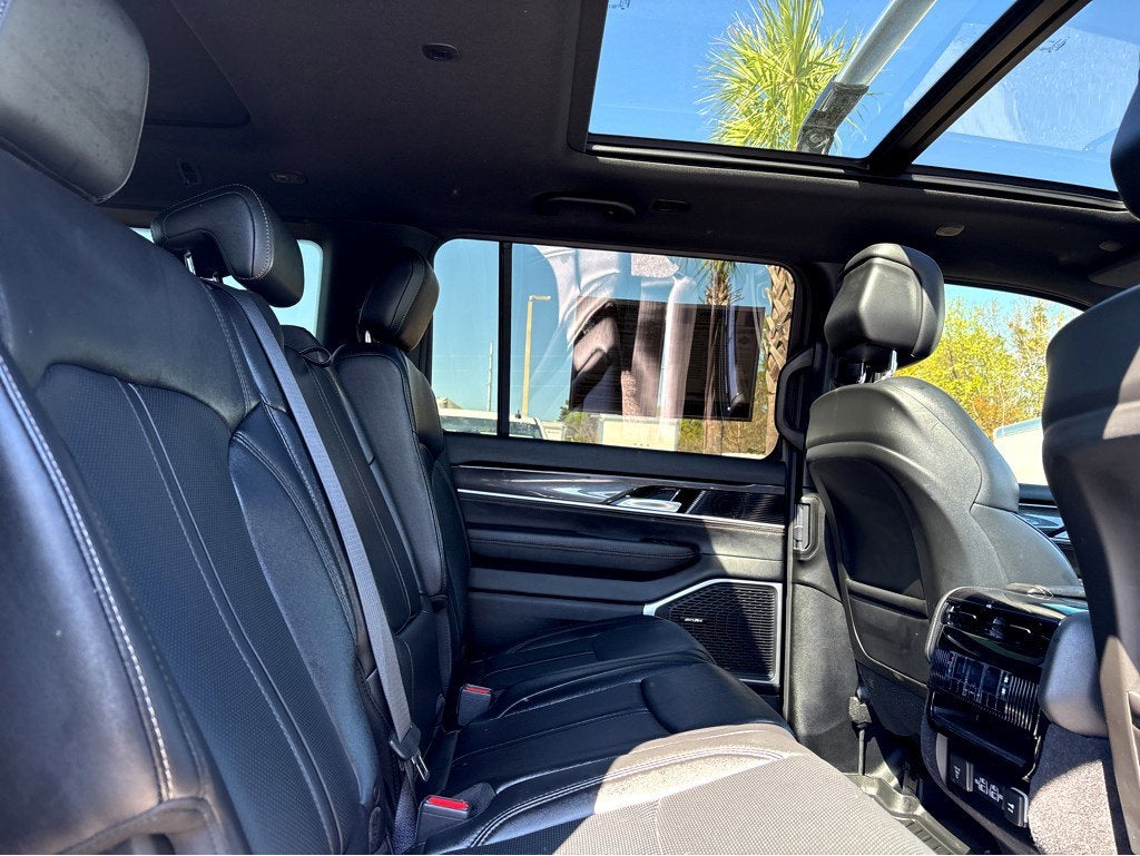 2024 Jeep Wagoneer BASE