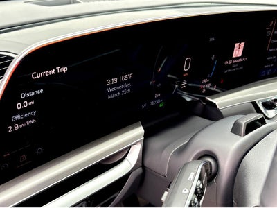 2025 Cadillac LYRIQ Luxury 2