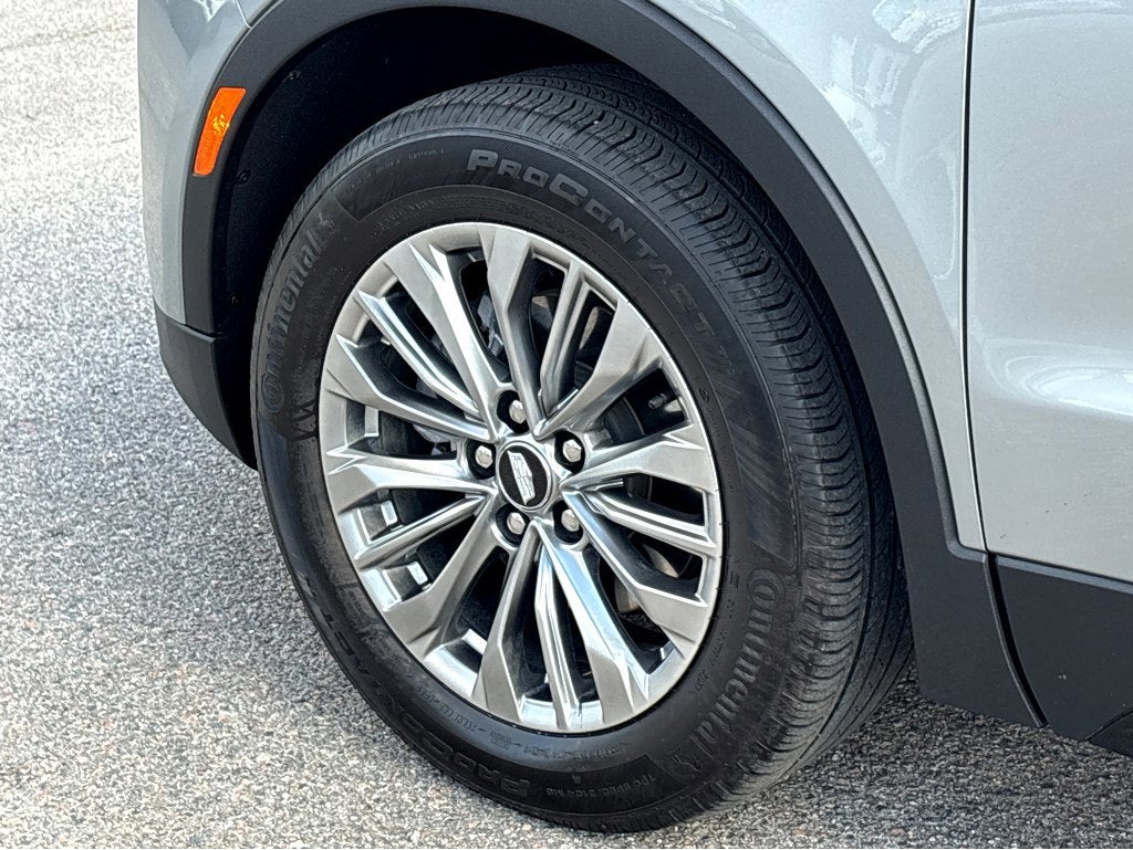 2025 Cadillac XT4 Premium Luxury