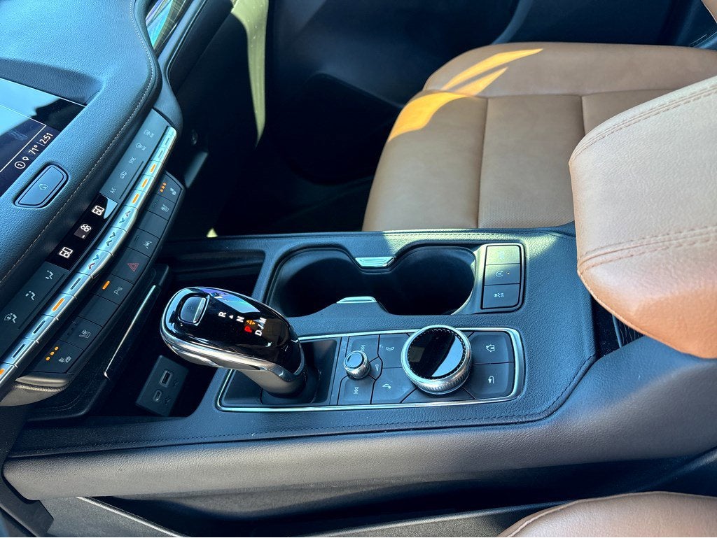 2023 Cadillac XT4 Premium Luxury