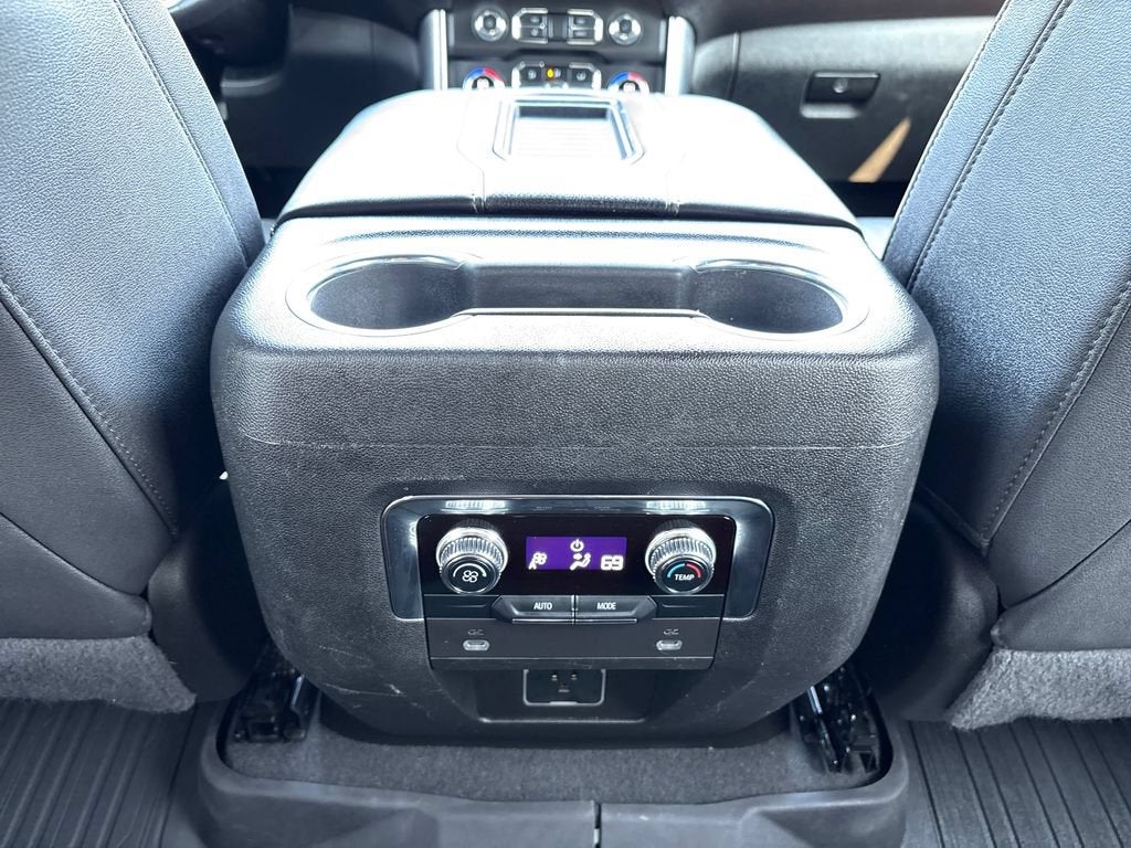 2023 GMC Yukon Base