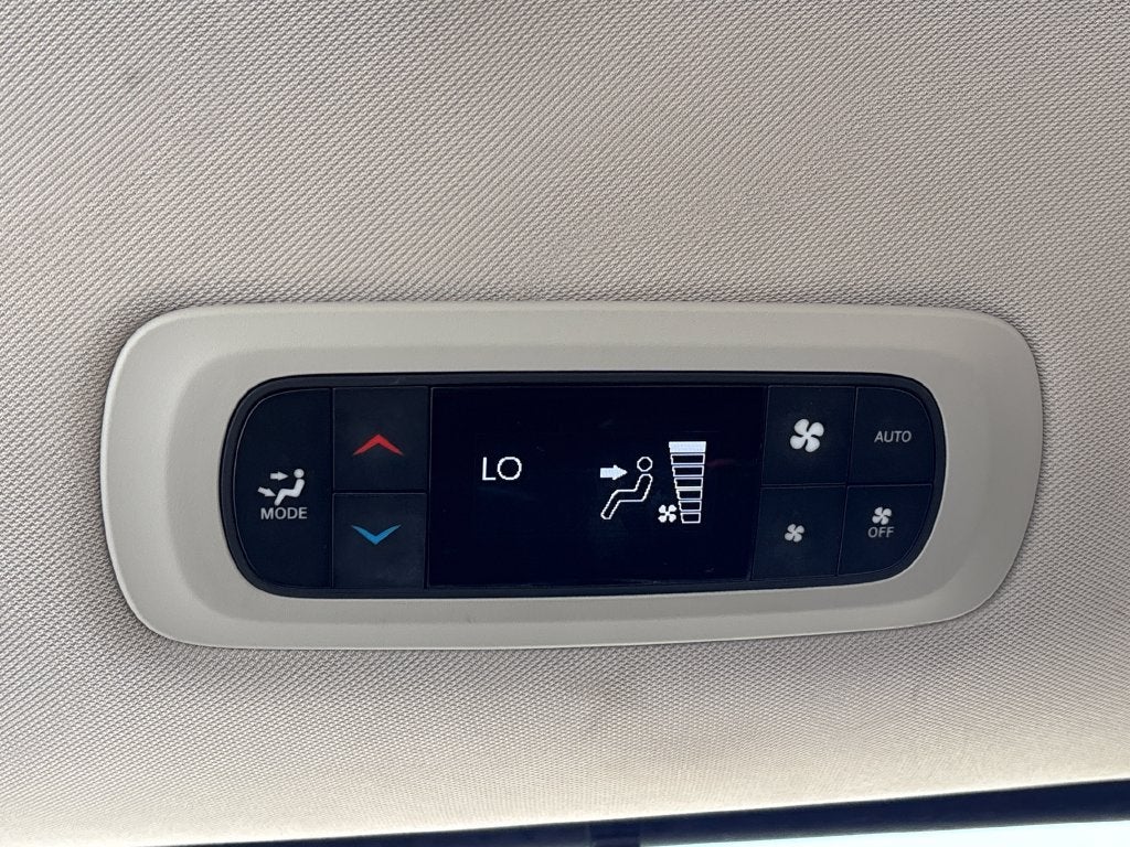 2023 Chrysler Pacifica Base