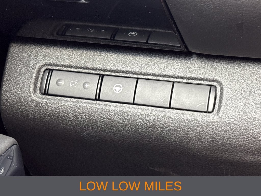 2024 Nissan Pathfinder Base