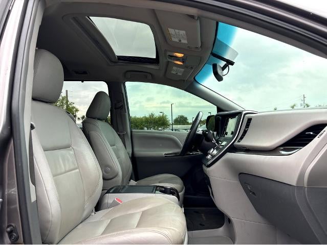 2016 Toyota Sienna XLE