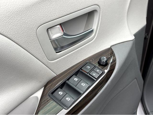 2016 Toyota Sienna XLE