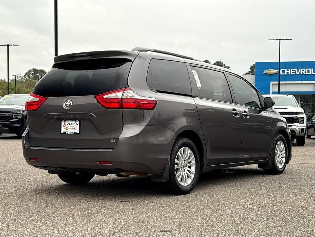 2016 Toyota Sienna XLE