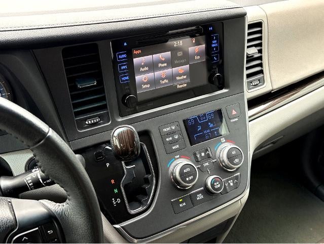 2016 Toyota Sienna XLE