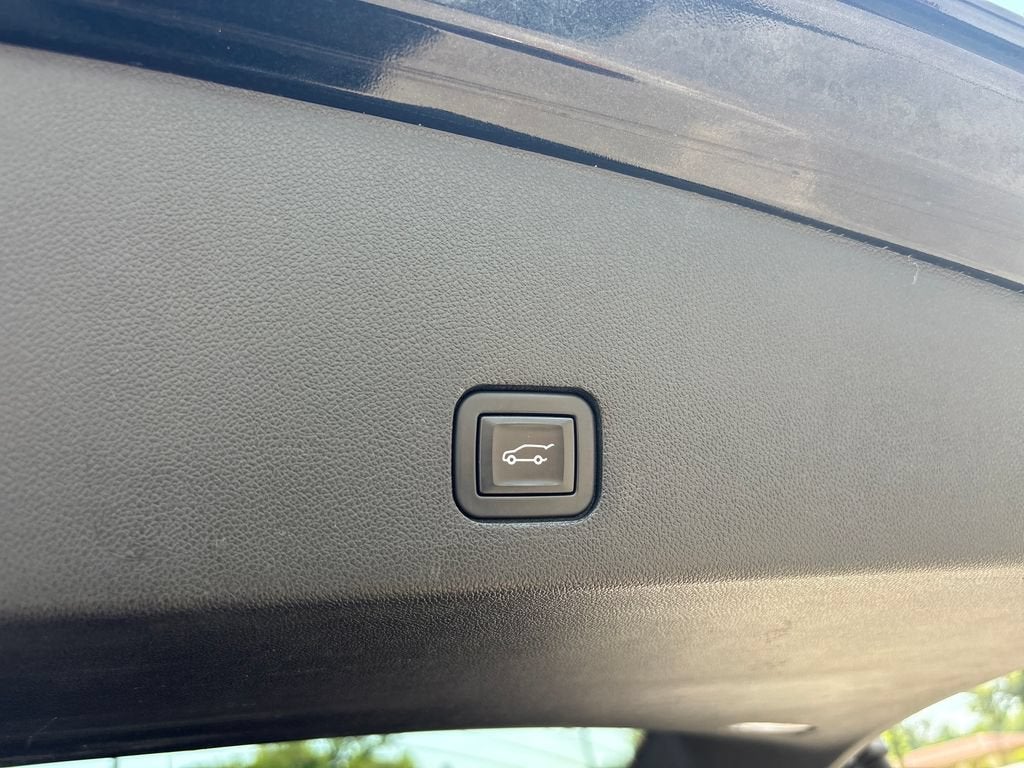 2022 Cadillac XT6 Base
