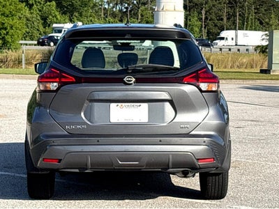 2022 Nissan Kicks SR