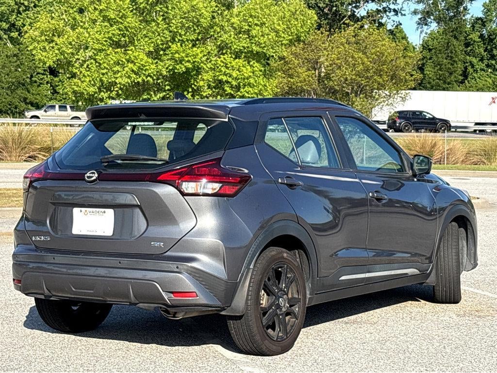 2022 Nissan Kicks SR