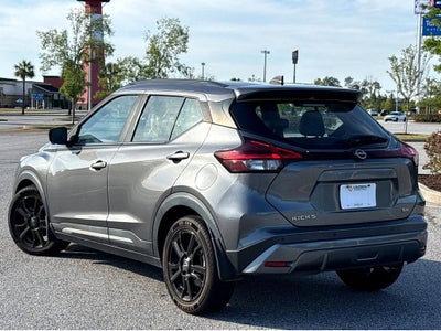 2022 Nissan Kicks SR