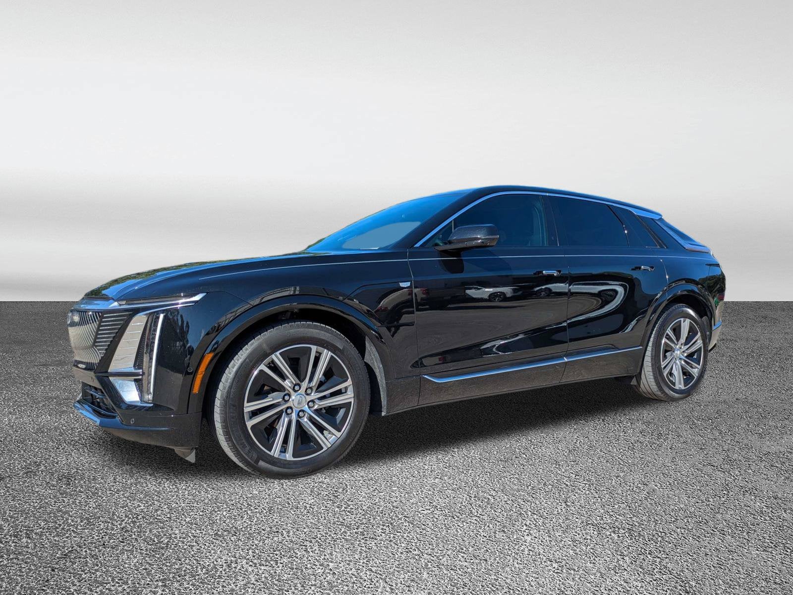 2024 Cadillac LYRIQ Luxury 1
