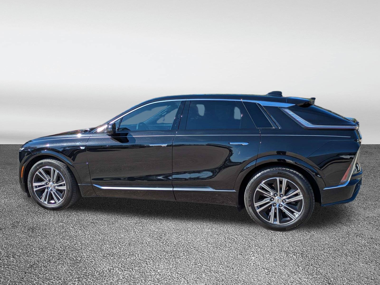 2024 Cadillac LYRIQ Luxury 1