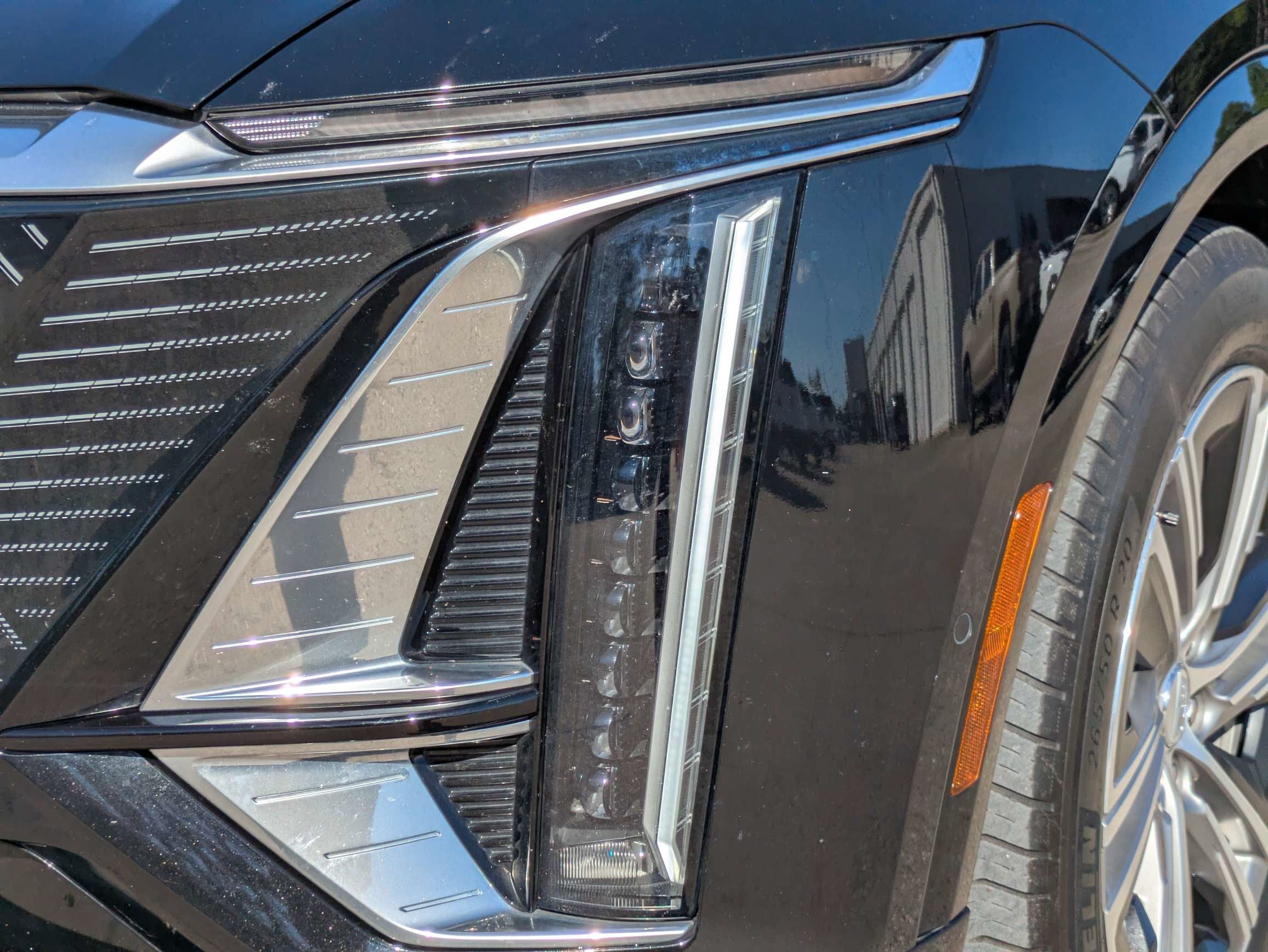 2024 Cadillac LYRIQ Luxury 1