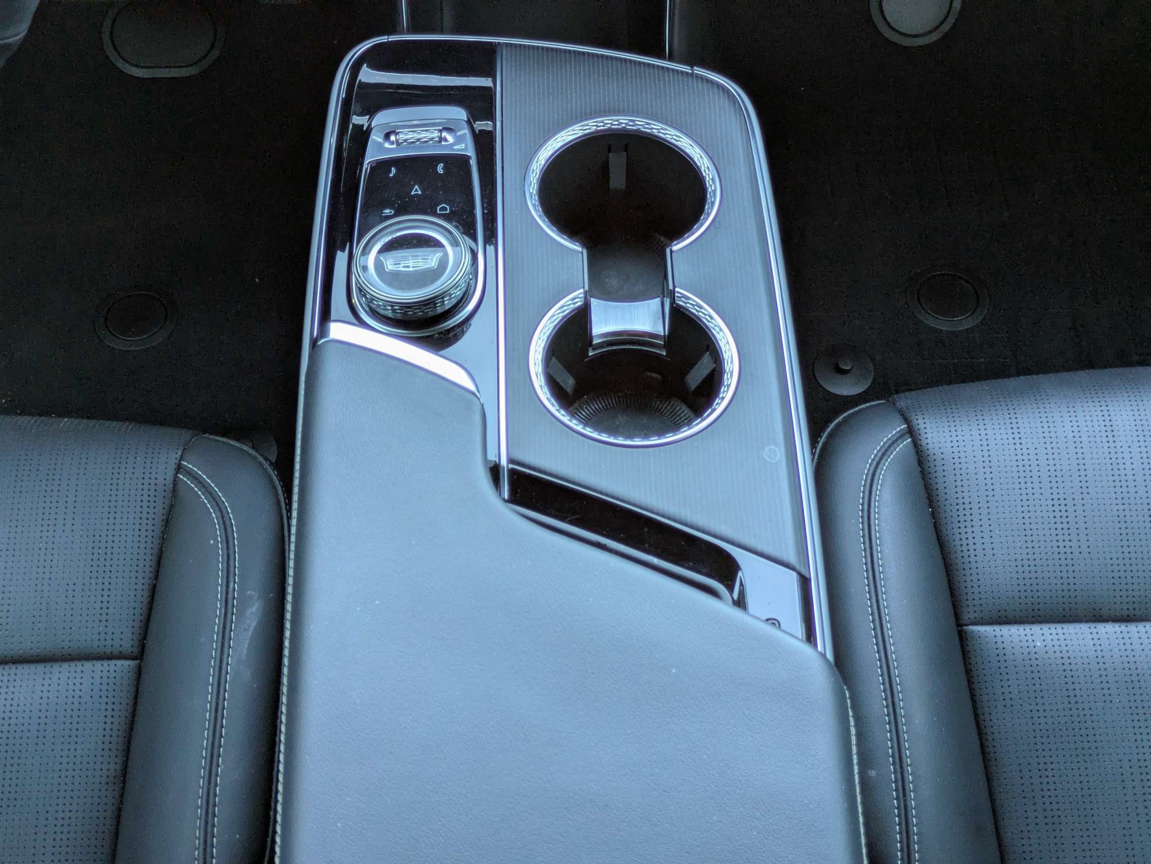 2024 Cadillac LYRIQ Luxury 1