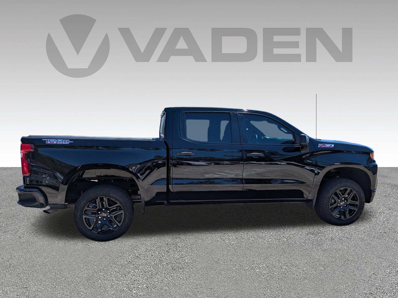 2022 RAM 1500 Classic Tradesman Crew Cab 4x4 5'7" Box