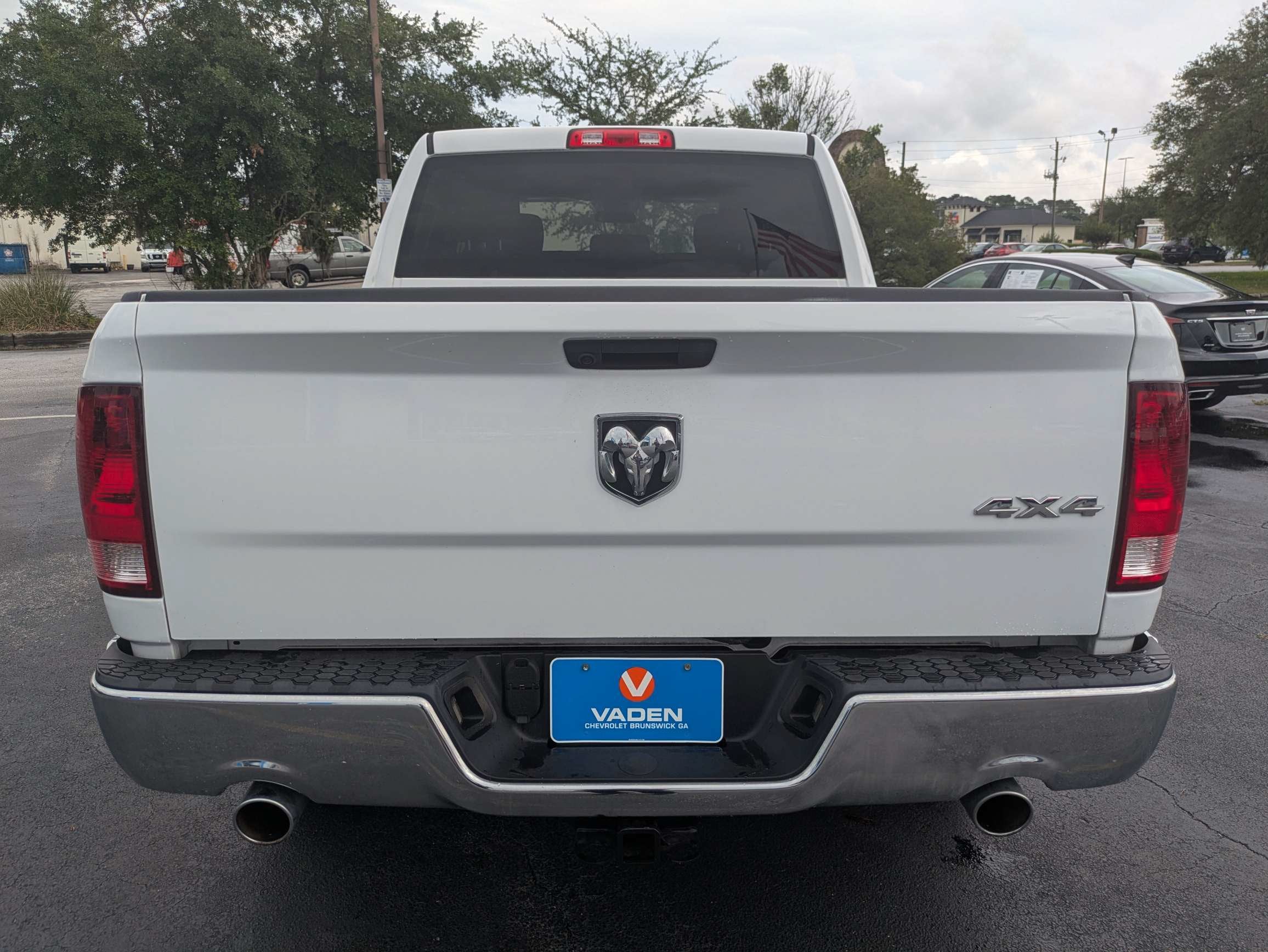 2022 RAM 1500 Classic Tradesman Crew Cab 4x4 5'7" Box
