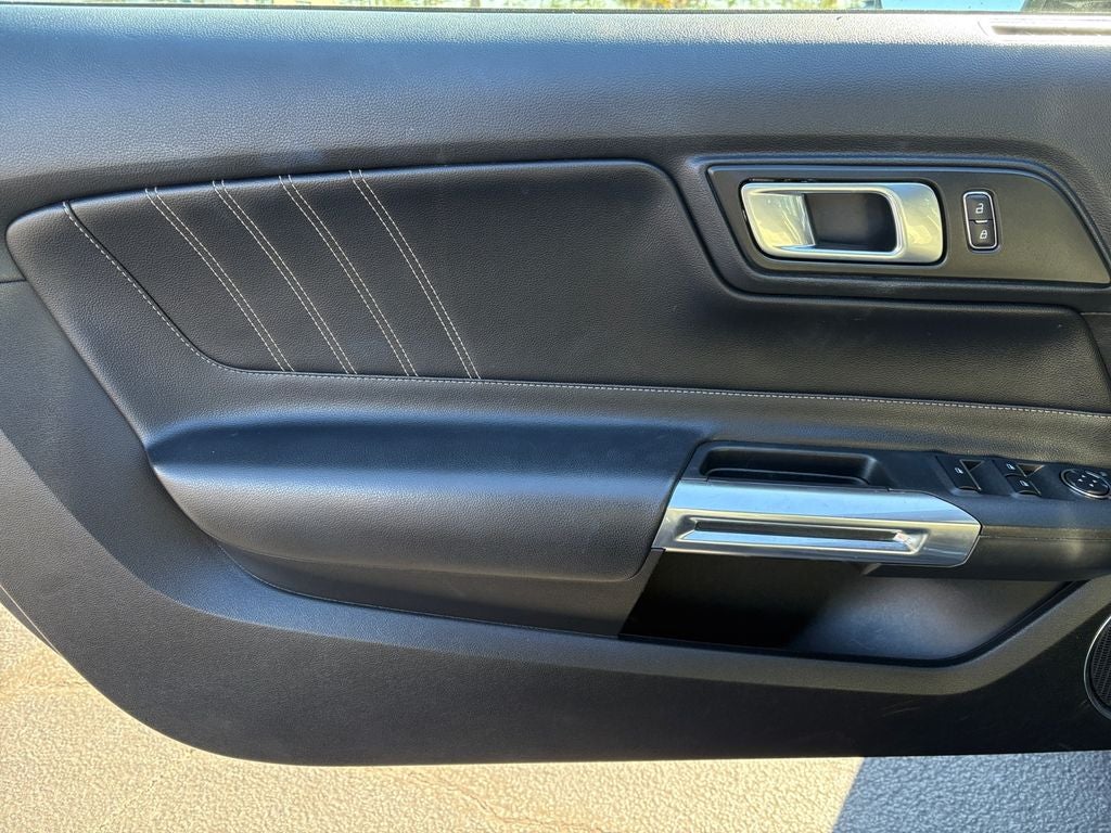 2022 Ford Mustang EcoBoost