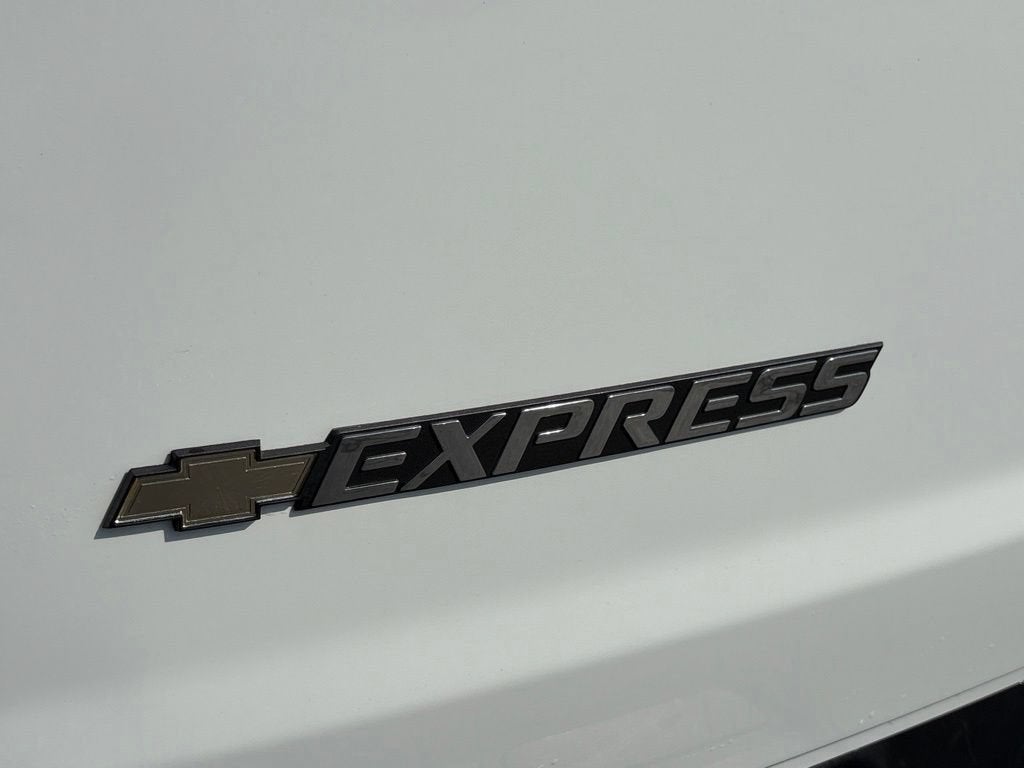 2024 Chevrolet Express Cargo 2500 WT