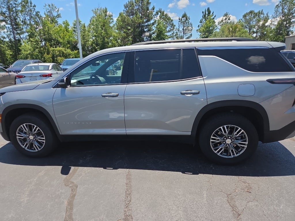 2024 Chevrolet Traverse LT
