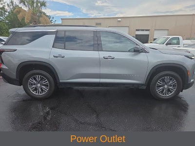 2025 Chevrolet Traverse FWD LT
