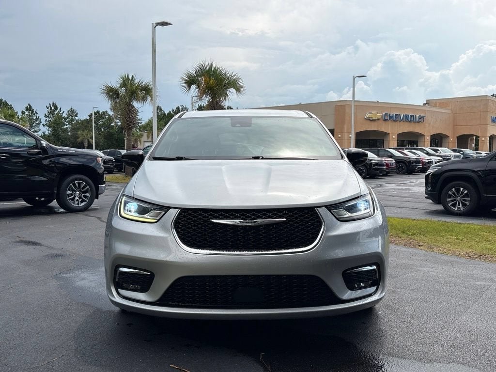 2024 Chrysler Pacifica Touring