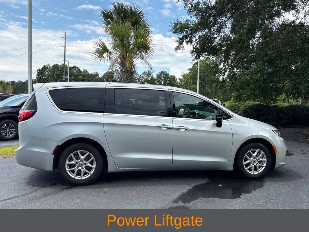 2024 Chrysler Pacifica Touring