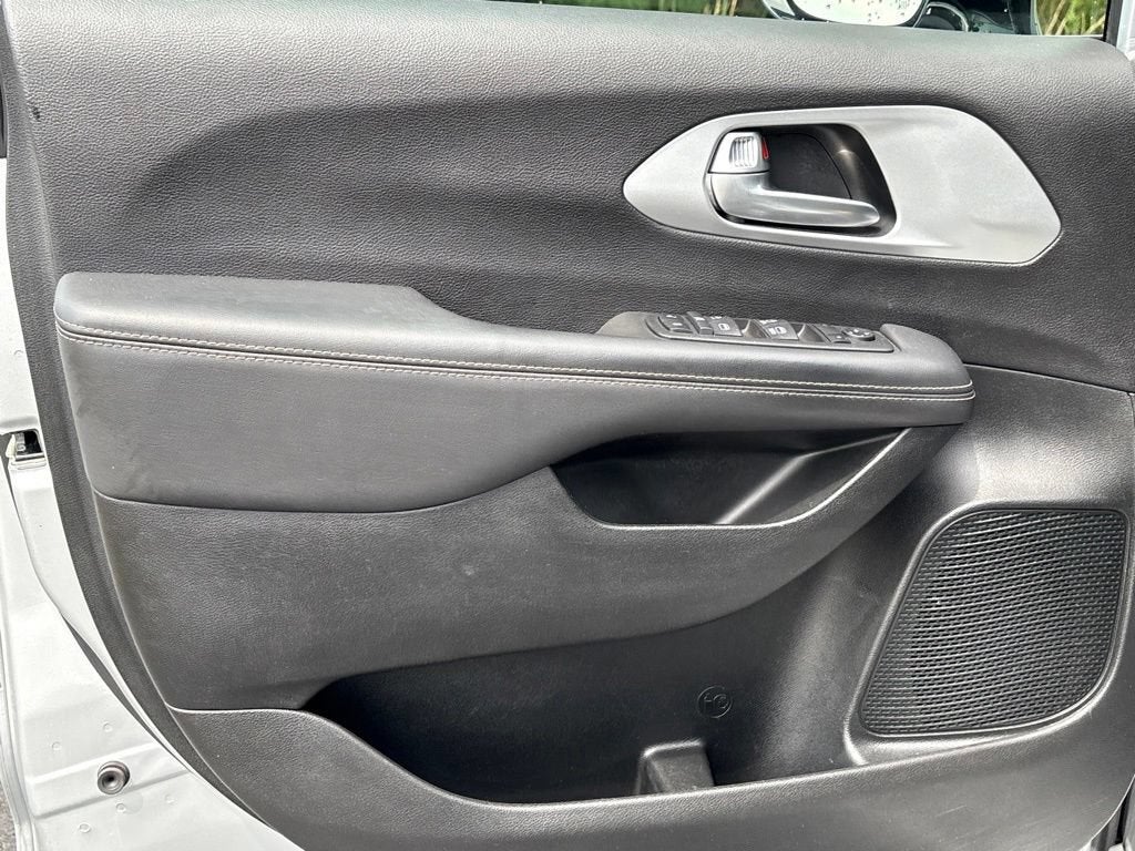 2024 Chrysler Pacifica Touring