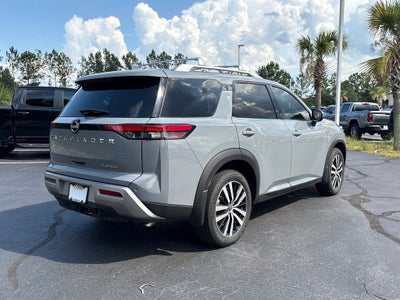 2025 Nissan Pathfinder Platinum